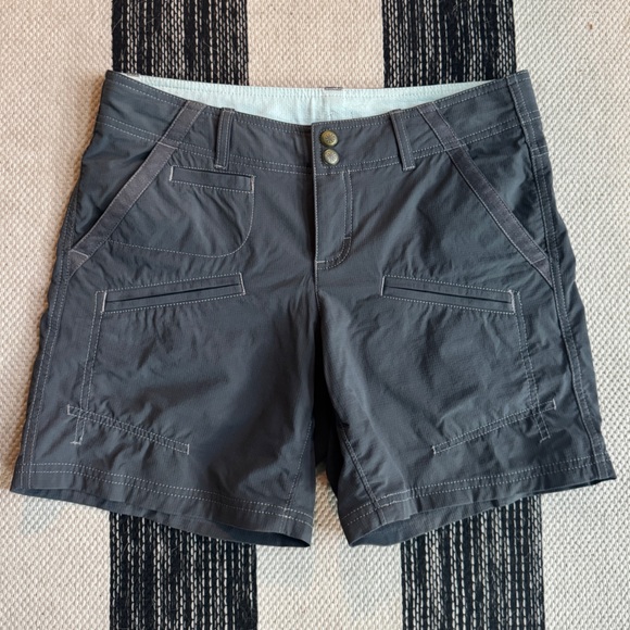 Athleta Shorts Womens Gray Outdoor Cargo Shorts Size 4 - Picture 1 of 13